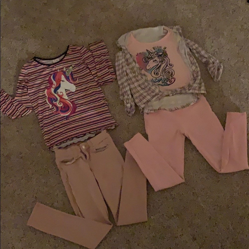 Skinny jeans with a cute unicorn shirt